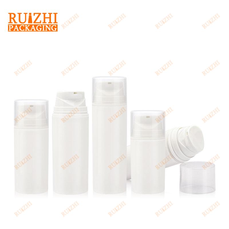 Cosmetic plastic bottle}